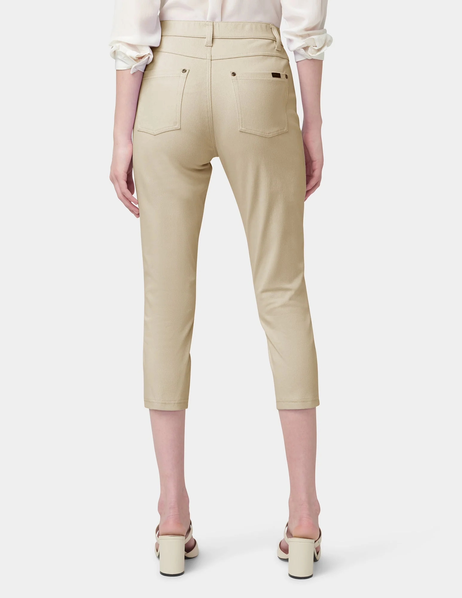 Hi-Rise Ultra Soft Denim Capri Legging - Image 3