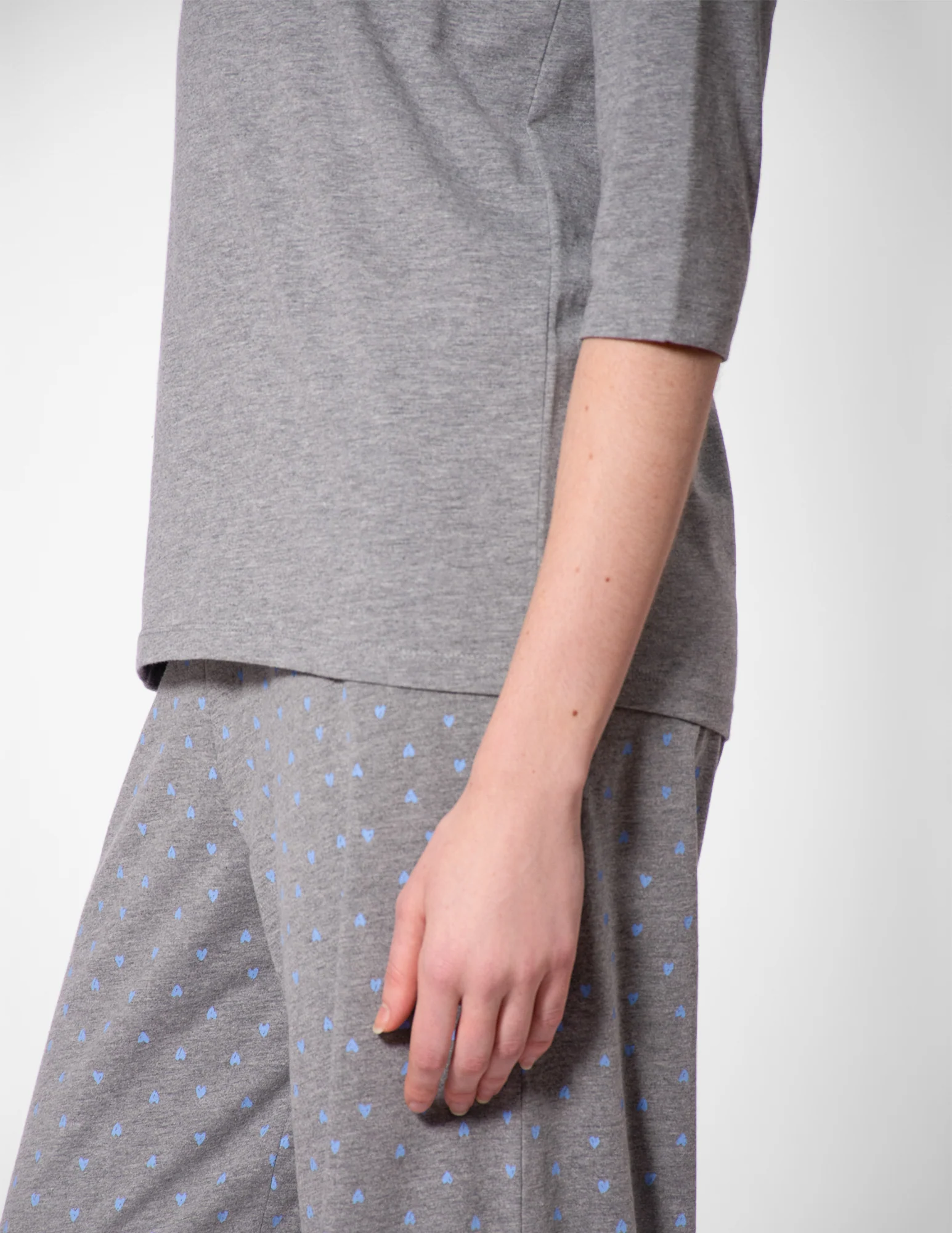 SleepWell Solid 3/4 Sleeve V-Neck Sleep Tee - Image 5
